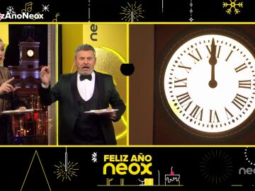 Eva Soriano y Miki Nadal celebran desde la Puerta del Sol el 'Feliz año Neox' de una manera muy especial