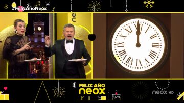 Eva Soriano y Miki Nadal celebran desde la Puerta del Sol el 'Feliz año Neox' de una manera muy especial