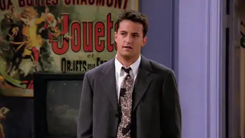 Los momentos míticos de Friends por los que siempre recordaremos a Matthew Perry en su papel de Chandler Bing Los momentos míticos de Friends por los que siempre recordaremos a Matthew Perry en su papel de Chandler Bing