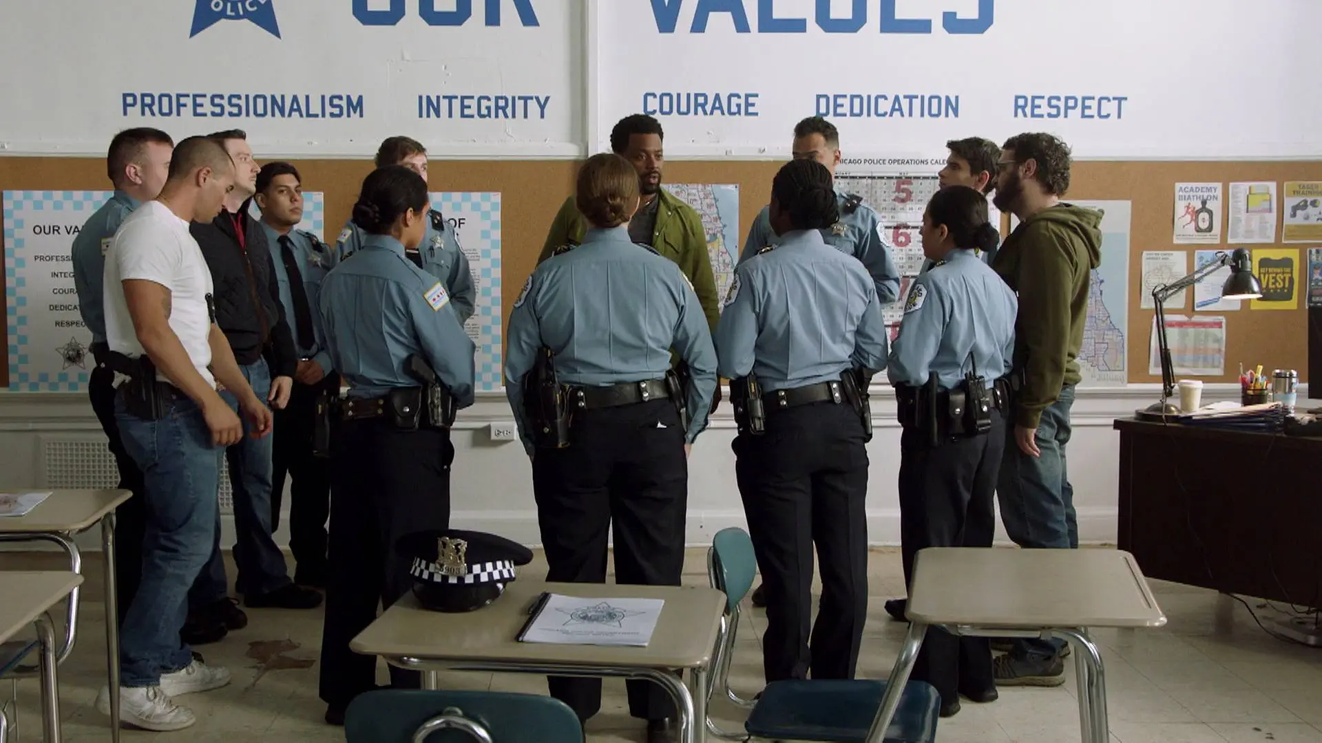 La inusual y provocativa charla de Atwater a polic&iacute;as novatos: rompiendo moldes en la formaci&oacute;n policial 