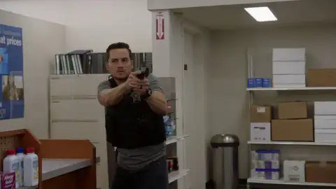 Trágico suceso en unos grandes almacenes: Jay es incapaz de impedir el fallecimiento de varias personas Trágico suceso en unos grandes almacenes: Jay es incapaz de impedir el fallecimiento de varias personas