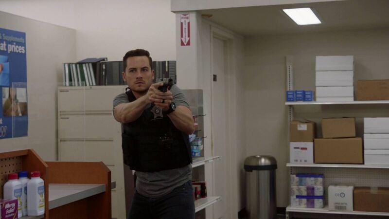 Trágico suceso en unos grandes almacenes: Jay es incapaz de impedir el asesinato de varias personas