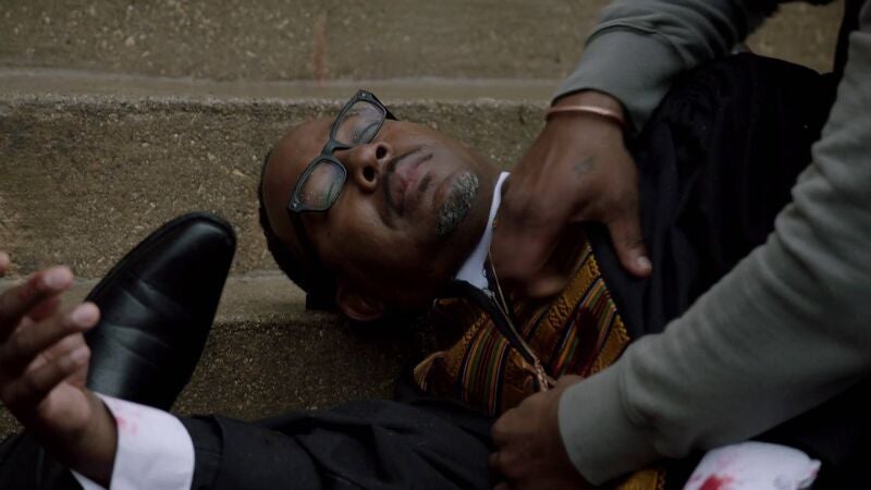 Un funeral con muertos y un padre que sale de prisión sin avisar 