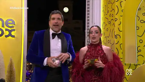 Nacho García y Lola Lolita Feliz Año Neox