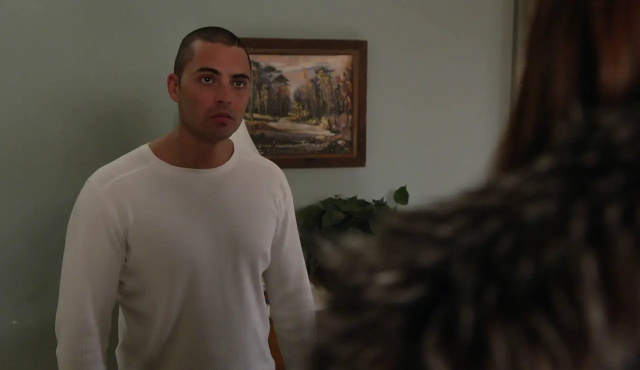 Dante Torres cruza la línea: su relación con una informante compromete la misión