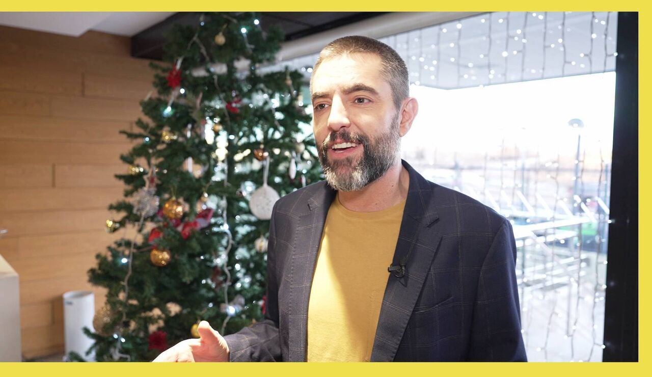 Ba&ntilde;os helados, 30 personas a la mesa o zuecos rojos: sometemos a los presentadores de Feliz A&ntilde;o Neox a nuestro test navide&ntilde;o