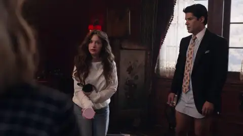 Fantasmas - Trevor saluda a su hija Abby desde el más allá Fantasmas - Trevor saluda a su hija Abby desde el más allá