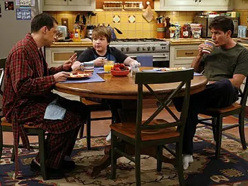 Dos Hombres y Medio Dos Hombres y Medio