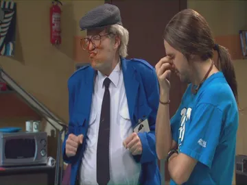Una movida 'mu gorda' (01x08) Una movida 'mu gorda' (01x08)