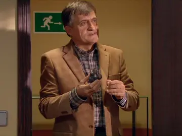 Germán Capote (01x10) Germán Capote (01x10)