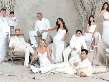 MODERN FAMILY MODERN FAMILY