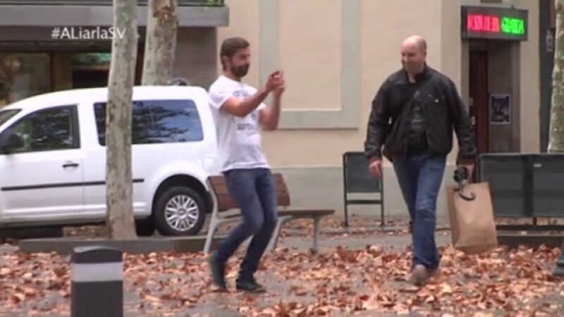 Santi Millán bailando