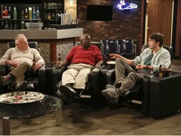 Dos hombres y medio  Dos hombres y medio