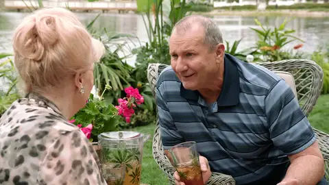 Jay se reencuentra con su viejo amor Jay se reencuentra con su viejo amor
