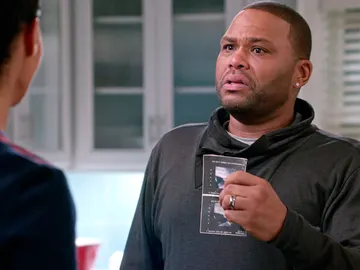 Bow le tiende a una trampa a Dre Bow le tiende a una trampa a Dre