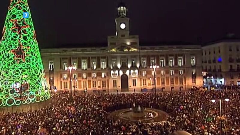 Neox propone un festival de besos en la Puerta del Sol