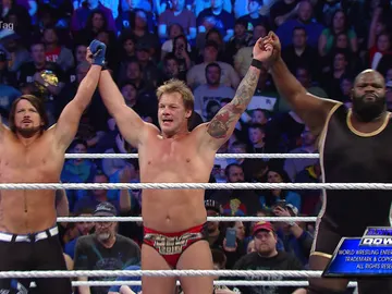 AJ Styles, Chris Jericho y Mark Henry vencen a los campeones por parejas en ‘SmackDown’ AJ Styles, Chris Jericho y Mark Henry vencen a los campeones por parejas en ‘SmackDown’