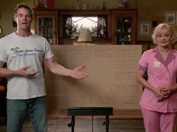 Virgnia y Burt dan una clase acerca del trueque  Virgnia y Burt dan una clase acerca del trueque