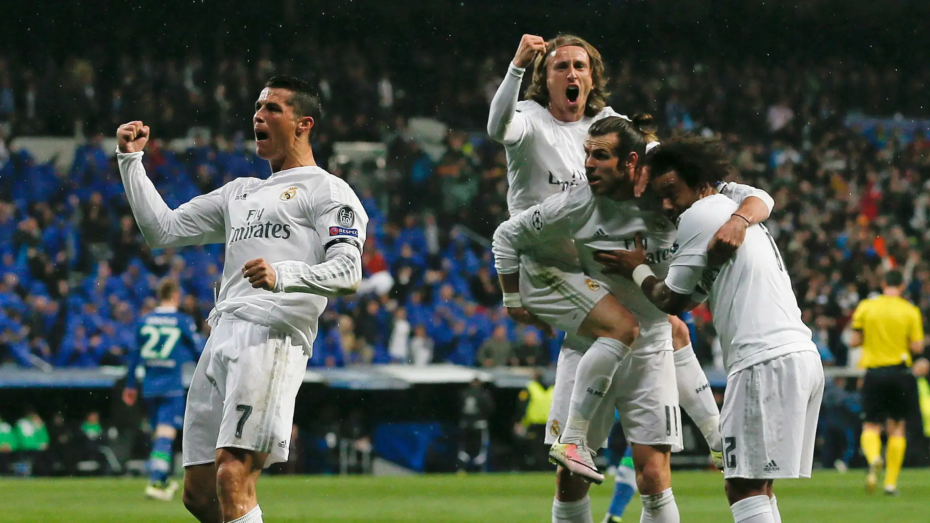 Celebración efusiva del 2-0 del Madrid
