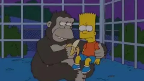 Una gorila se encariña con Bart Una gorila se encariña con Bart