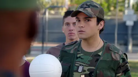 Barry se apunta al ejercito Barry se apunta al ejercito