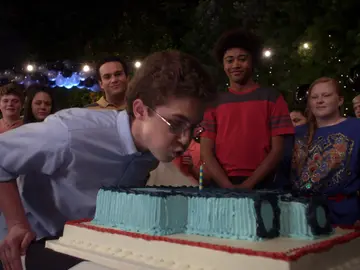 ¡Celebramos el cumpleaños de Adam! ¡Celebramos el cumpleaños de Adam!