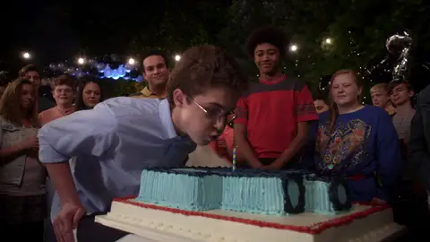 ¡Celebramos el cumpleaños de Adam! ¡Celebramos el cumpleaños de Adam!