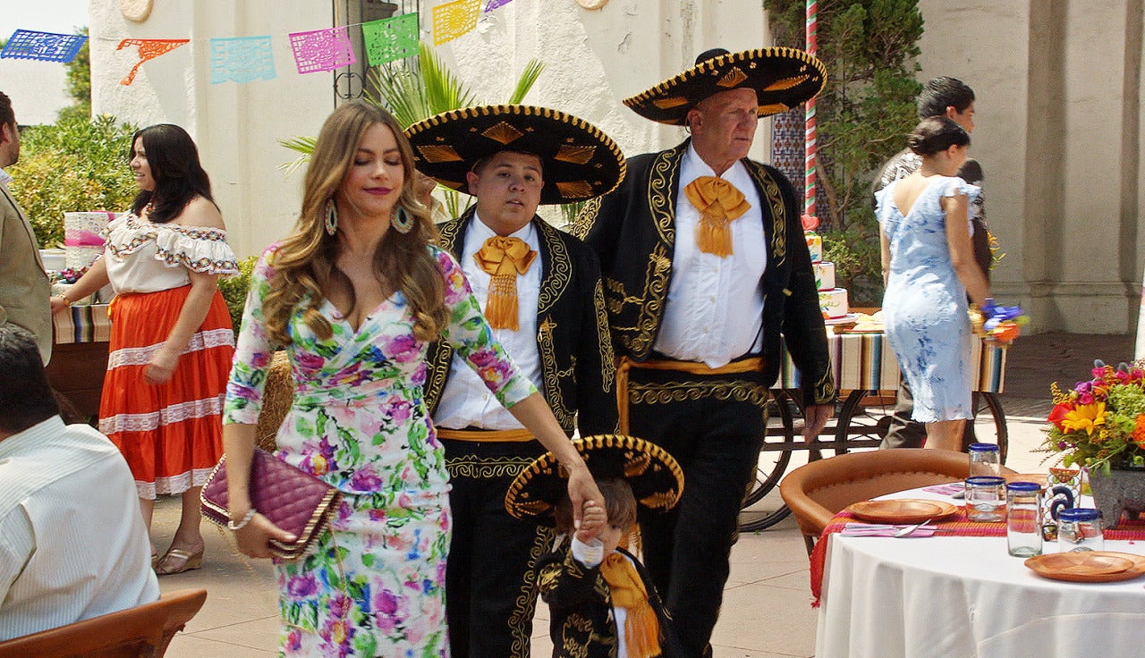 Jay y Gloria se van a México de boda
