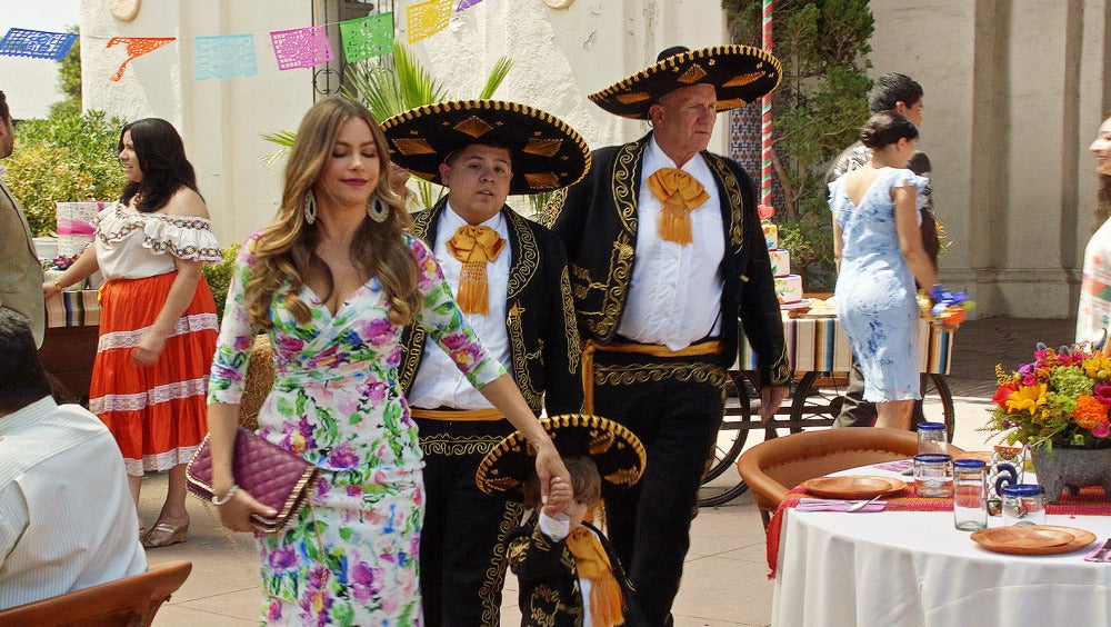 Jay y Gloria se van a México de boda