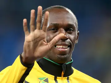 Usain Bolt saludando Usain Bolt saludando