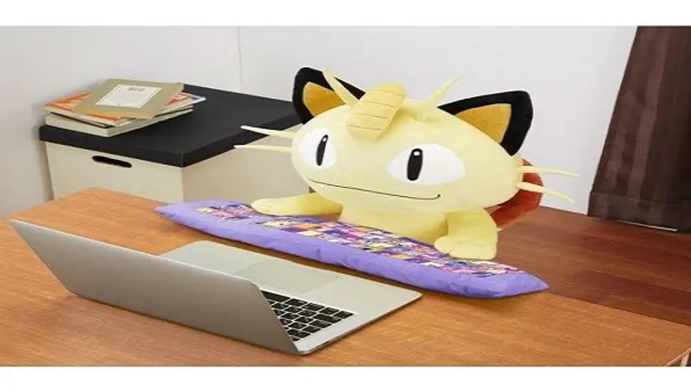 Meowth de peluche