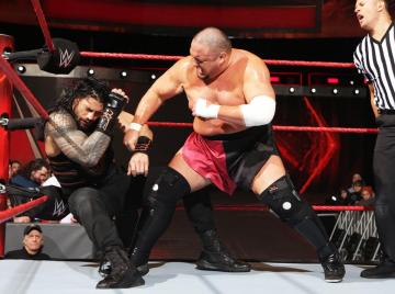 Somoa Joe barre en su primer combate de ‘Raw’