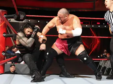 Somoa Joe barre en su primer combate de ‘Raw’ Somoa Joe barre en su primer combate de ‘Raw’