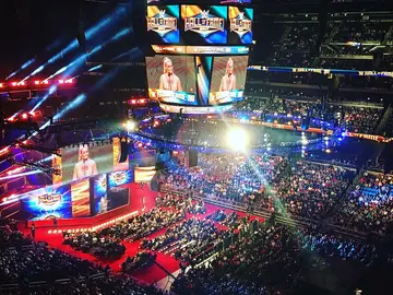 El Amway Center calienta motores para acoger la ceremonia del Salón de la fama WWE El Amway Center calienta motores para acoger la ceremonia del Salón de la fama WWE