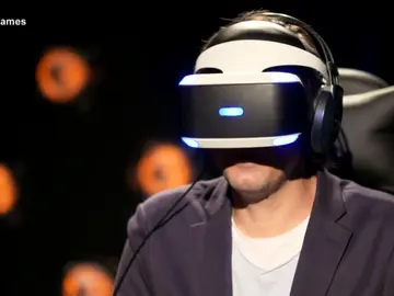 Frame 1.499199 de: ¿Cómo reacciona Luis Piedrahíta al pilotar una XWing de Star Wars? Frame 1.499199 de: ¿Cómo reacciona Luis Piedrahíta al pilotar una XWing de Star Wars?