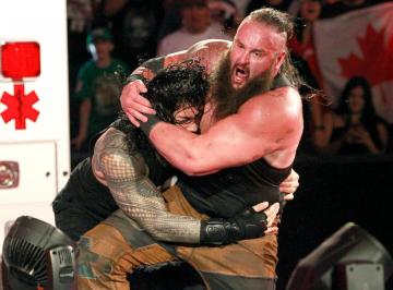 Braun Strowman y Roman Reigns se enfrentan en el último RAW antes de Great Balls of Fire