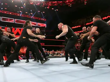 Los cuatro participantes en el combate por el título Universal se dan con todo en el último RAW antes de SummerSlam. Los cuatro participantes en el combate por el título Universal se dan con todo en el último RAW antes de SummerSlam.