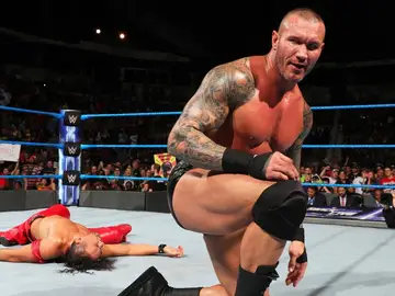 RKO de Randy Orton a Nakamura RKO de Randy Orton a Nakamura