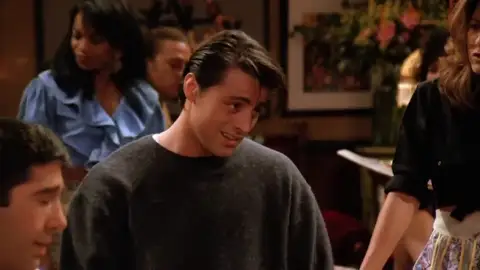 "Joey: ¿Qué harías si fueras omnipotente?" "Joey: ¿Qué harías si fueras omnipotente?"