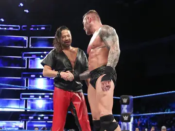 Nakamura acude al rescate de Randy Orton Nakamura acude al rescate de Randy Orton