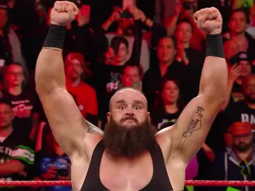 Strowman triunfa en el 25 Aniversario de Raw Strowman triunfa en el 25 Aniversario de Raw