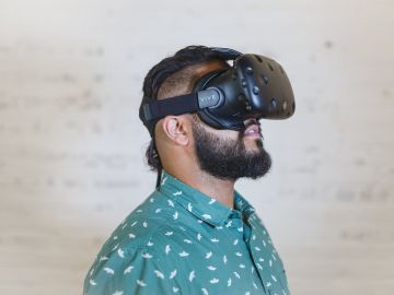 Jugador con dispositivo de realidad virtual