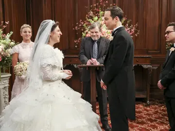 The Big Bang Theory - Temporada 11 - Capítulo 24: La asimetría de la pajarita The Big Bang Theory - Temporada 11 - Capítulo 24: La asimetría de la pajarita