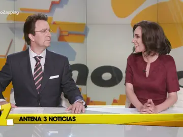Mónica Carrillo se bate a chistes con Matías Prats Mónica Carrillo se bate a chistes con Matías Prats