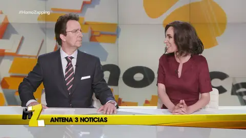 Mónica Carrillo se bate a chistes con Matías Prats Mónica Carrillo se bate a chistes con Matías Prats