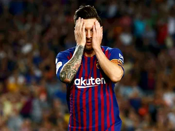 Lionel Messi se lamenta Lionel Messi se lamenta