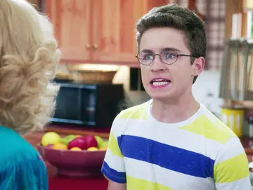 Adam Goldberg sabe cómo engañar a su madre Adam Goldberg sabe cómo engañar a su madre