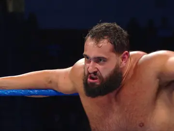 Rusev se convierte en el nuevo WWE United States Champion Rusev se convierte en el nuevo WWE United States Champion