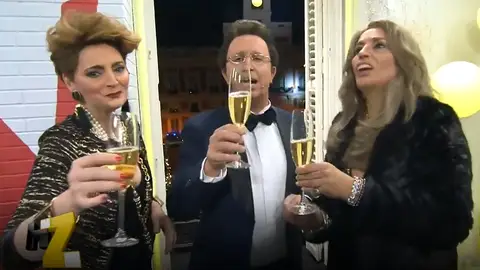 Matías Prats, Carmen Porter y Antonia Dell'Atte han dado las Campanadas de 'Feliz Año Neox' Matías Prats, Carmen Porter y Antonia Dell'Atte han dado las Campanadas de 'Feliz Año Neox'