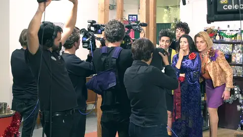 Feliz Año Neox Así se grabó la gran fiesta de 'Feliz Año Neox' en casa de Los Javis